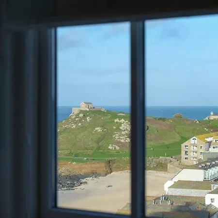 Luxurious Apartment, 180° Views & Parking