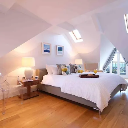 Apartment Luxurious Apartment, 180° Views & Parking